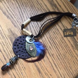 NWT TRESKA BOHO NECKLACE